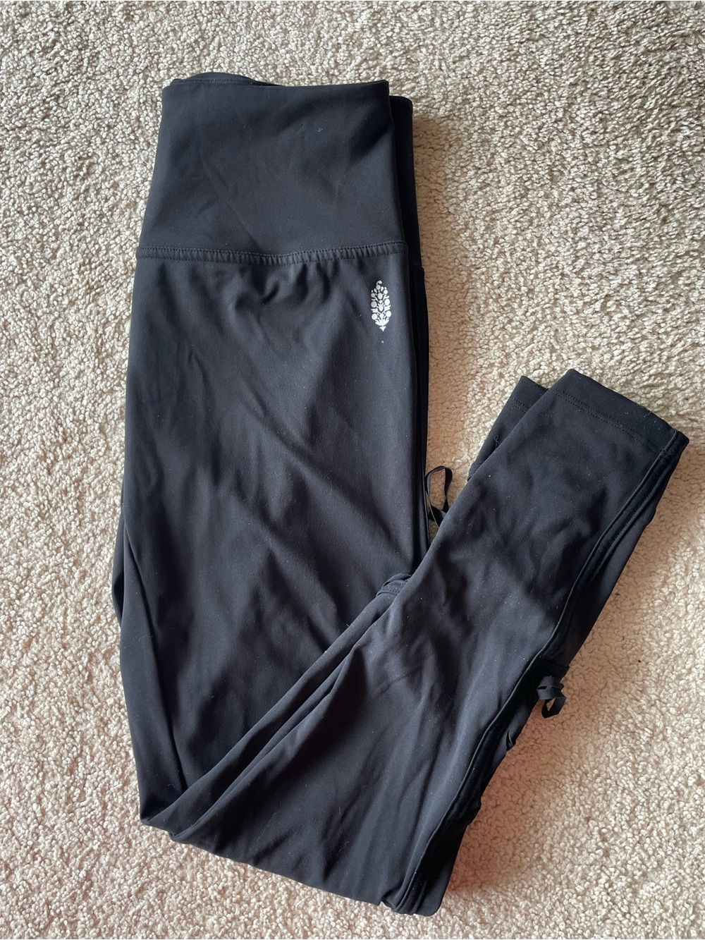 FREE PEOPLE MOVEMENT LEGGINGS
